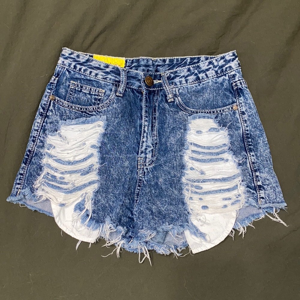 HIGH WASTED JEAN SHORTS